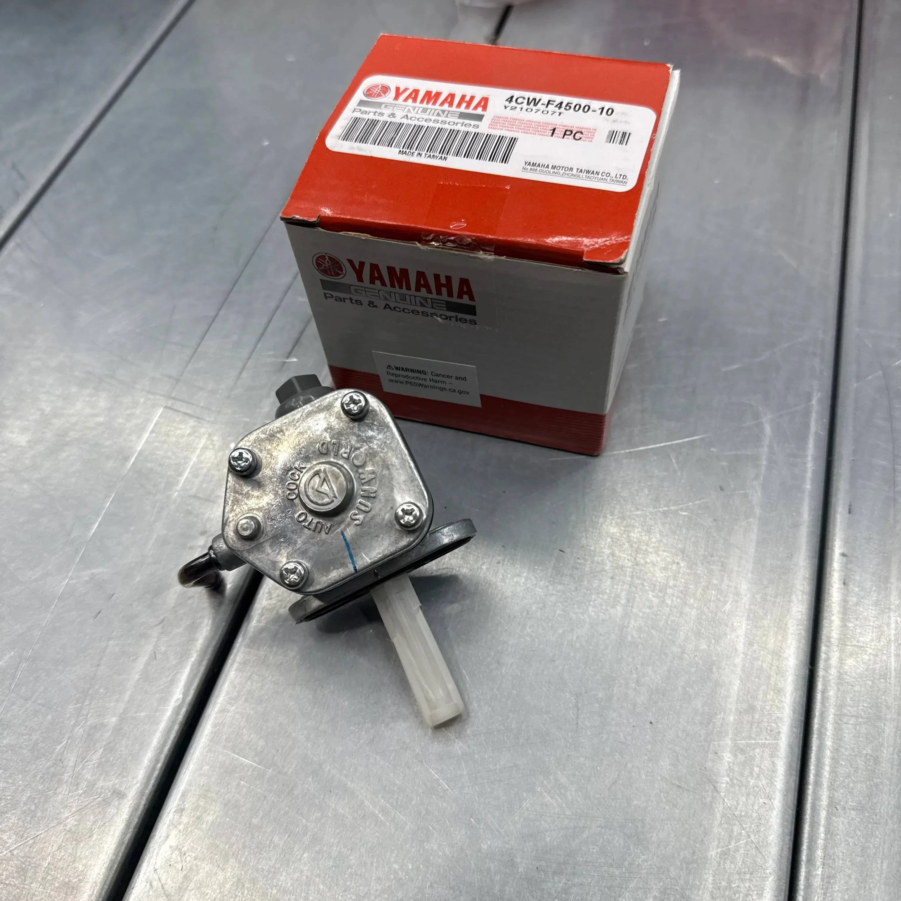 Fuel Petcock Yamaha OEM (BWS 2002-2011) BRISÉ