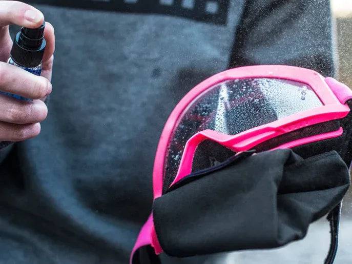 Muc-Off Premium Microfibre Detailing Cloth - Image 3